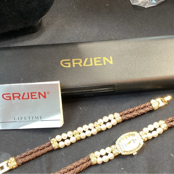 Vintage Gruen Watch & Bracelet Set - Picture 1 of 14